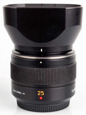 Leica DG Summilux 1:1.4/25 ASPH with Hood