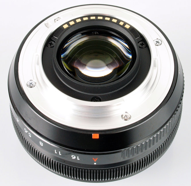 Fujifilm XF 18mm f/2.0 R rear
