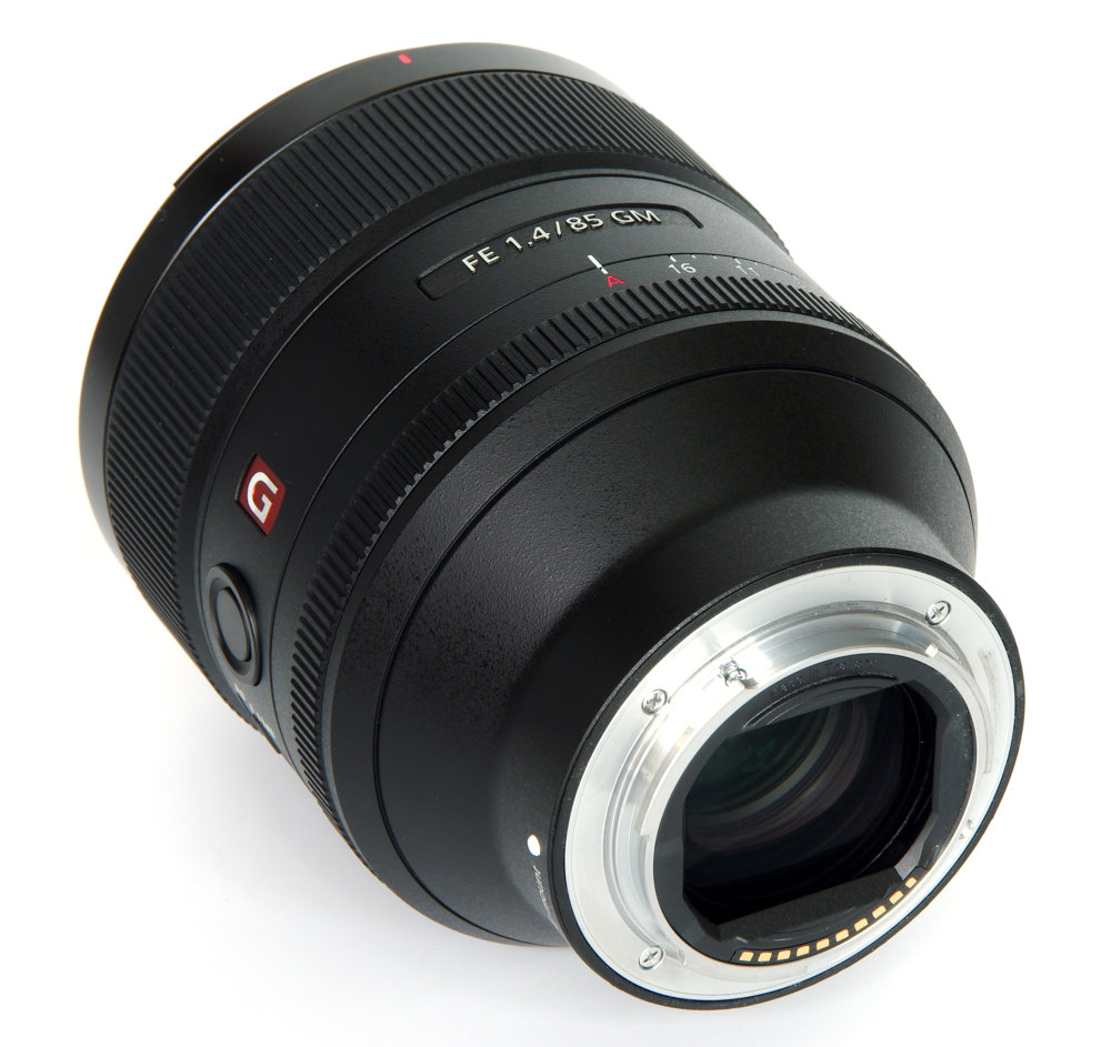 Sony Fe 85mm F1,4 Rear Oblique View