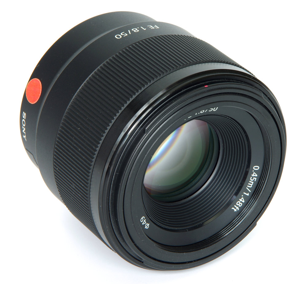 Sony Fe 50mm F1,8 Front Oblique View
