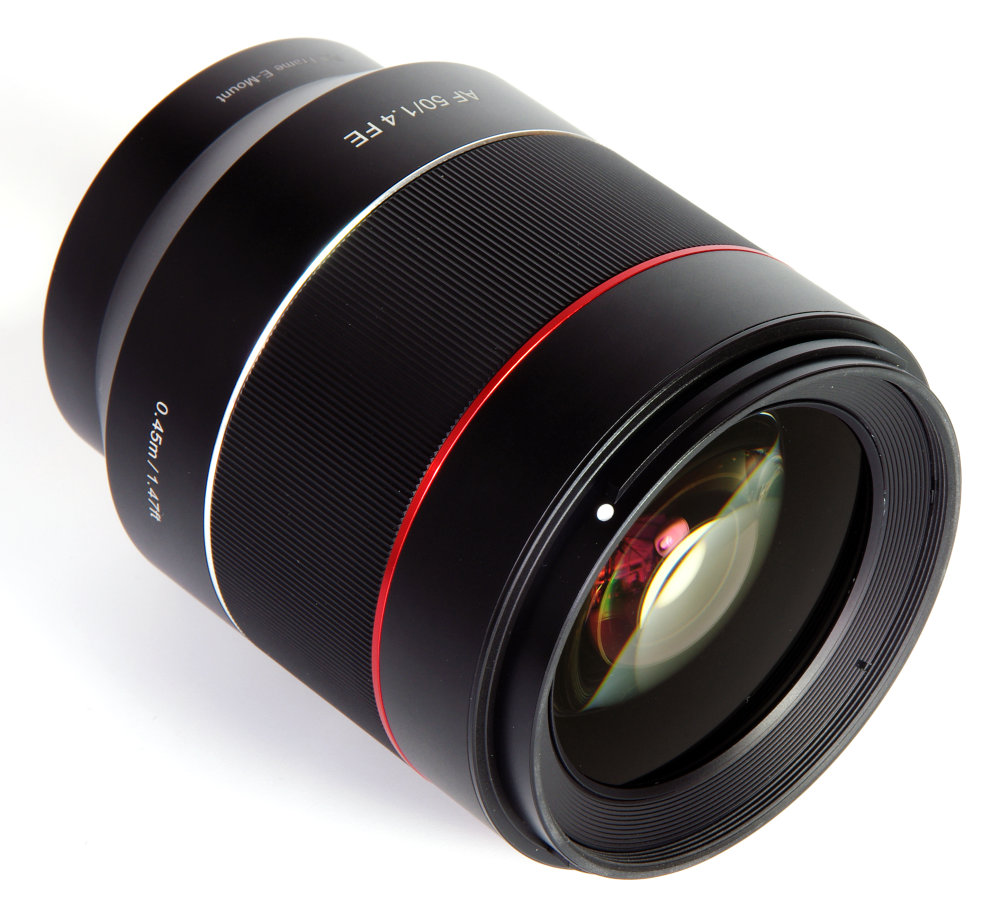 Samyang 50mm F1,4 Front Oblique View