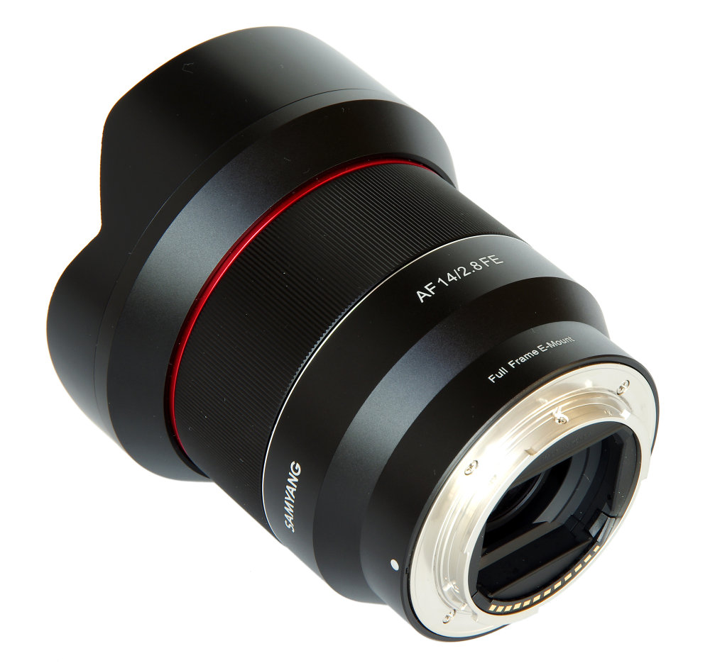 Samyang 14mm F2,8 Rear Oblique View