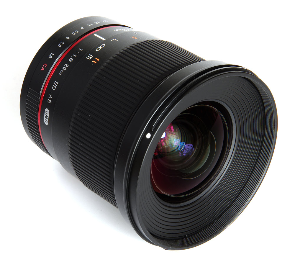 Samyang 20mm F1,8 Front Oblique View