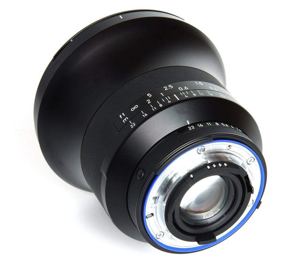 Zeiss Milvus 15mm F2,8 Rear Oblique View