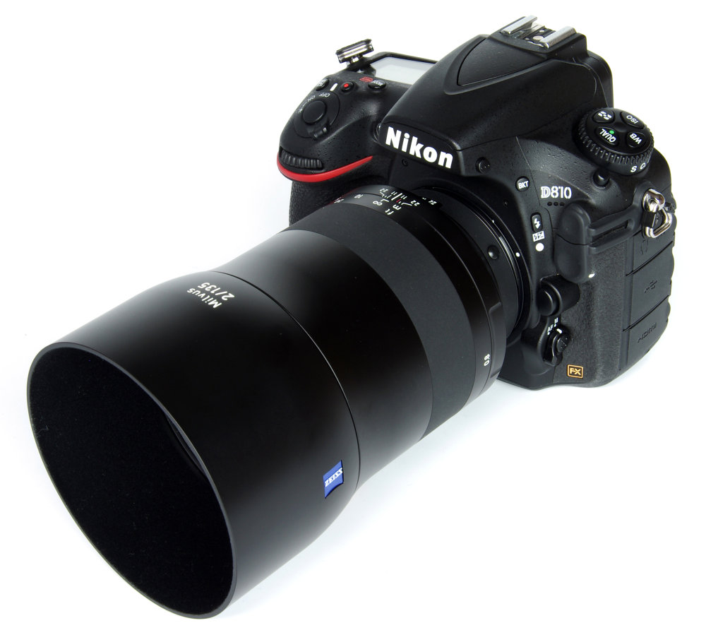 Zeiss Milvus 135mm F2 With Hood On Nikon D810