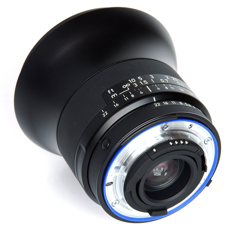 Zeiss Milvus 18mm F2,8 Rear Oblique View