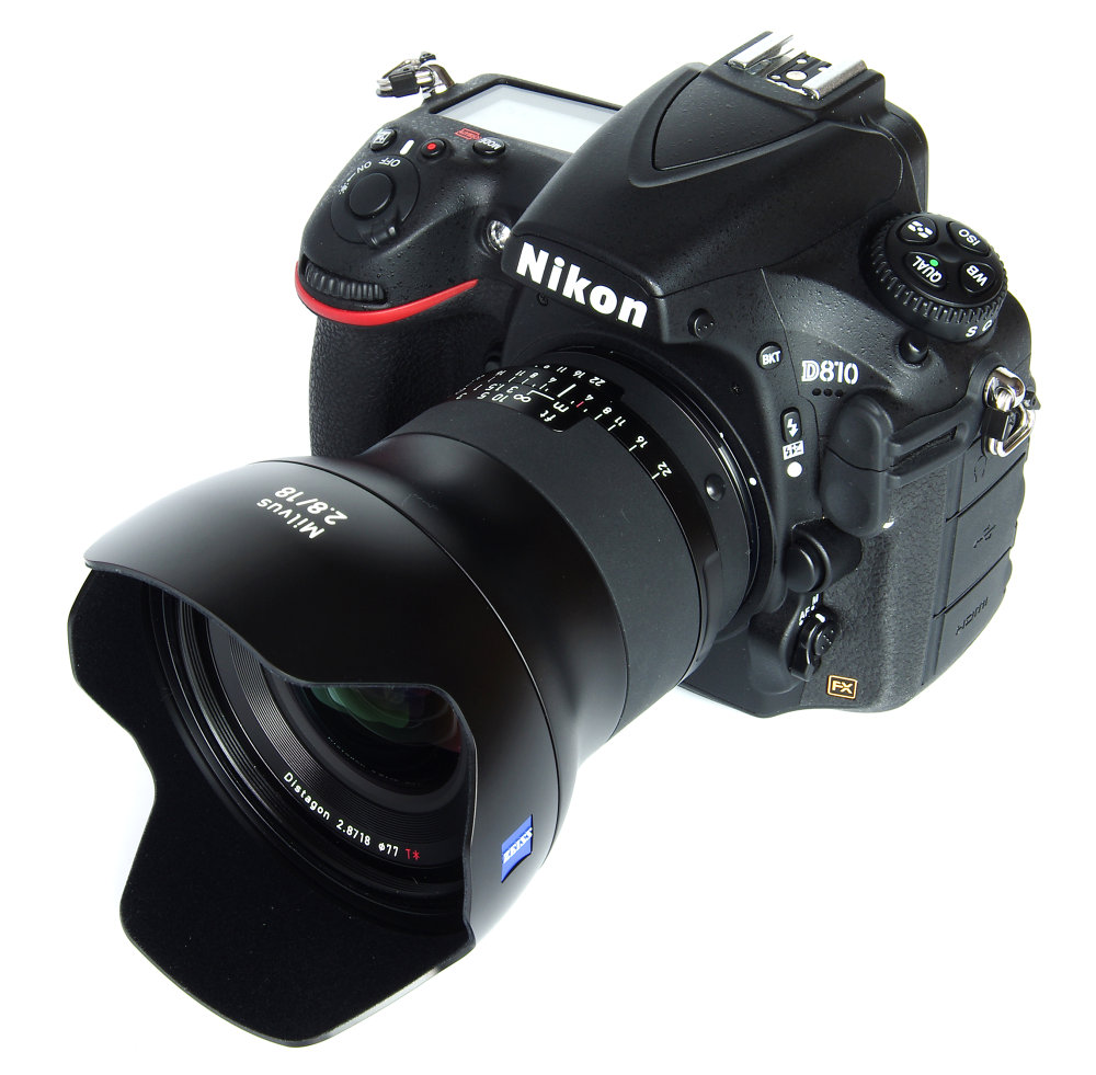 Zeiss Milvus 18mm F2,8 With Hood On Nikon D810