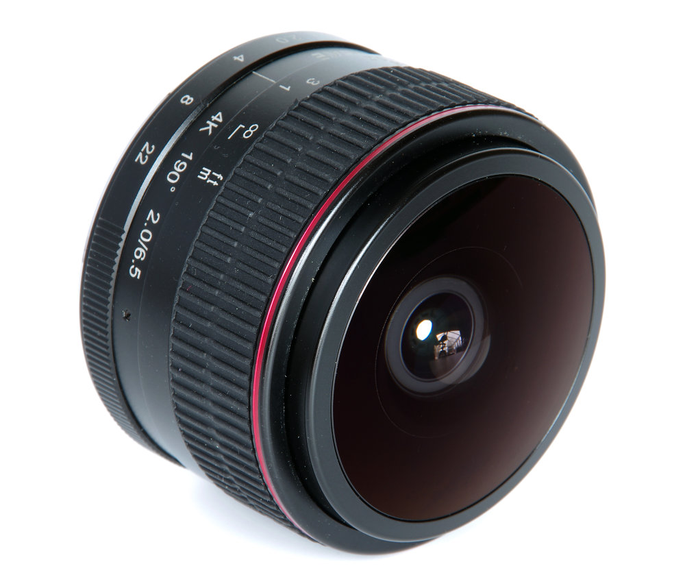 Meike 6,5mm F2 Fisheye Front Oblique View