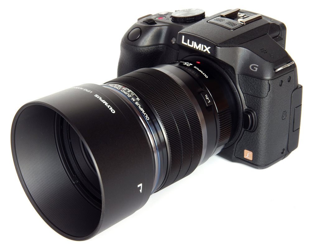 Olympus 25mm F1,2 On Lumix G6 With Hood