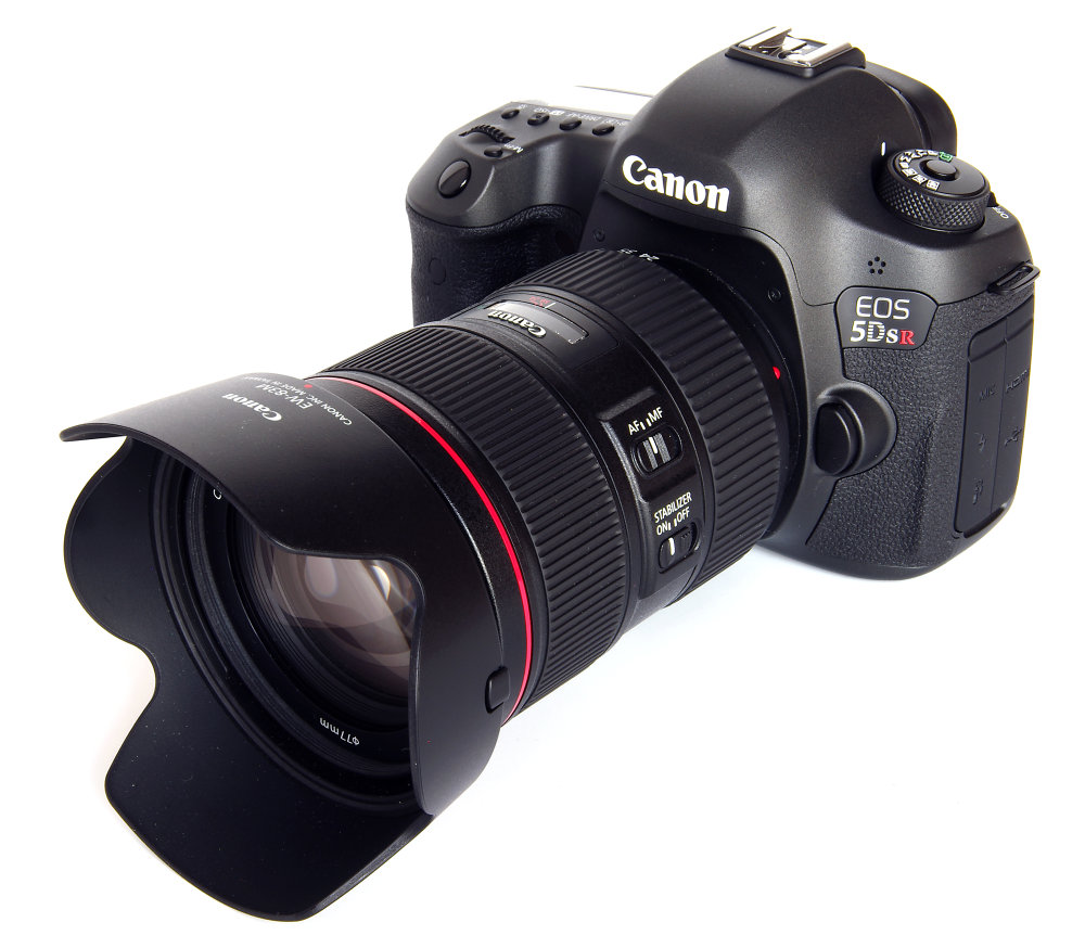 Canon Ef 24 105mm F4l Is Ii Usm On 5dsr With Hood