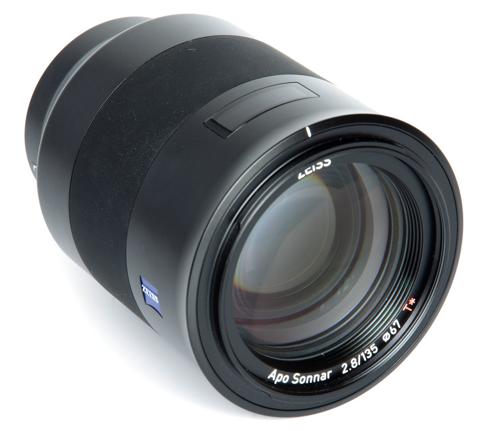 Zeiss Batis 135mm F2,8 Front Oblique View