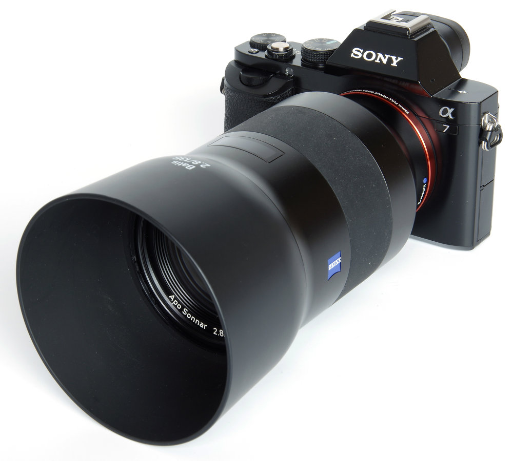 Zeiss Batis 135mm F2,8 Woth Hood On Sony A7