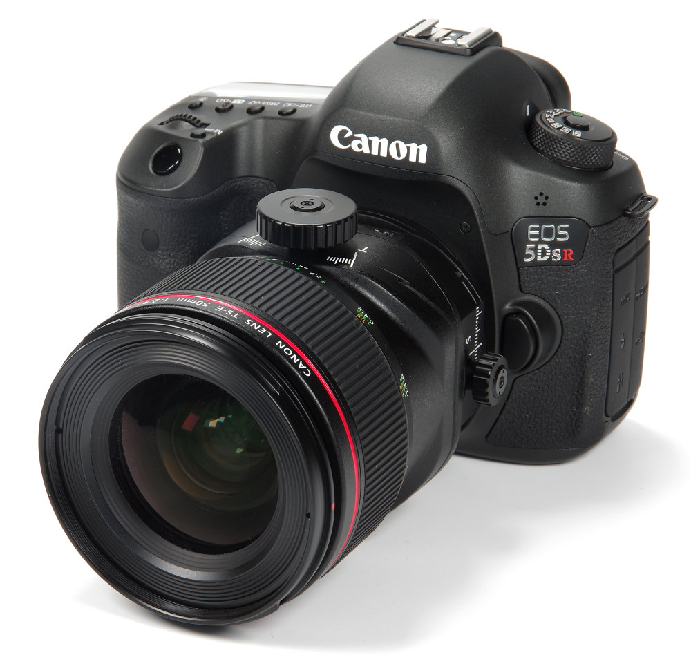 Canon Ts E 50mm F2,8l On 5dsr Front Oblique View