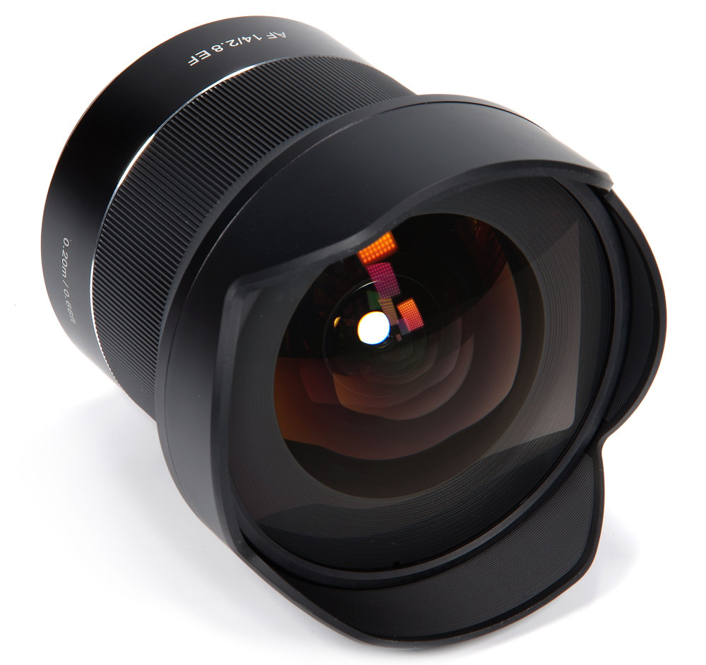 Samyang  Af 14mm F2,8 Ef Front Oblique View