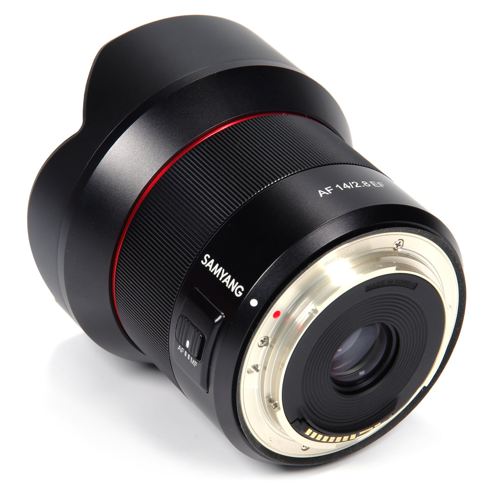 Samyang  Af 14mm F2,8 Ef Rear Oblique View