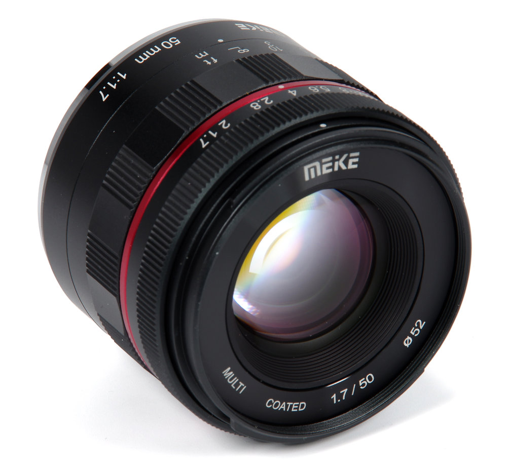 Meike 50mm F1,7 Front Oblique View