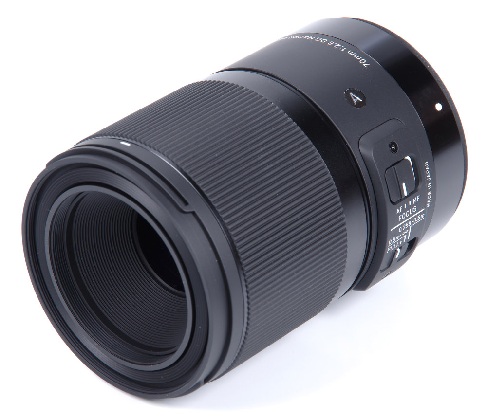 Sigma Af 70mm F2,8 Dg Macro Art Lens Front Oblique View